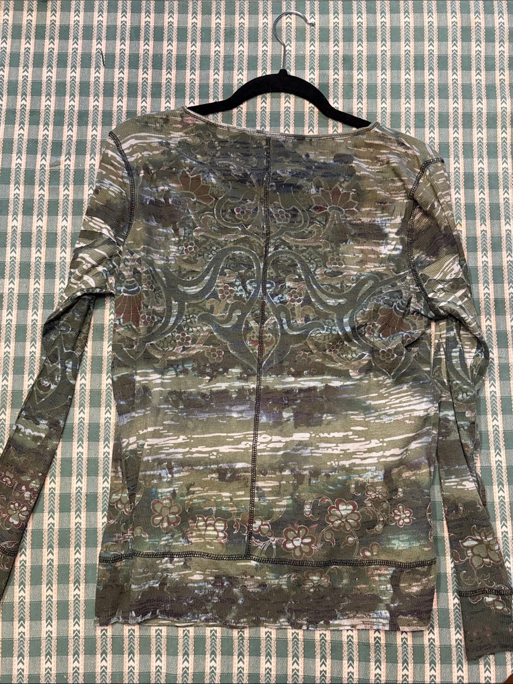 ONE WORLD Olive Green V-Neck Long Sleeve Patterned Top - Picture 2 of 3